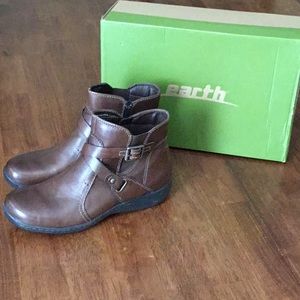 Brown Leather Earth Boot